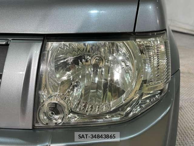 Nissan KICKS 2011-08 8336399-21