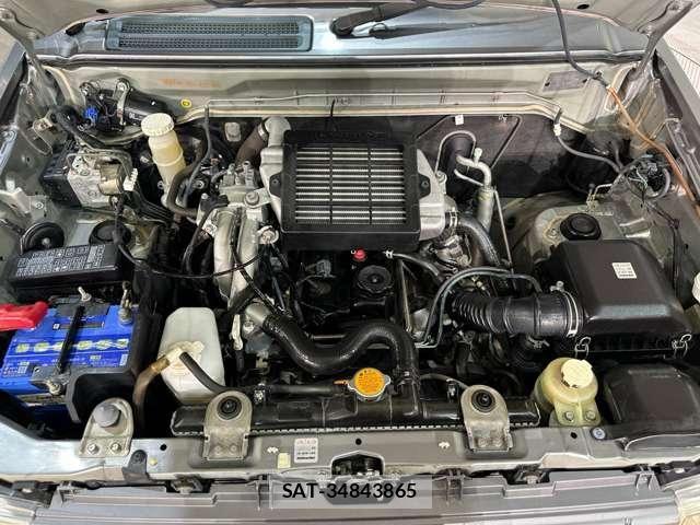 Nissan KICKS 2011-08 8336399-27