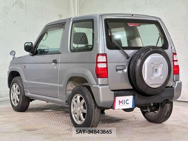 Nissan KICKS 2011-08 8336399-6