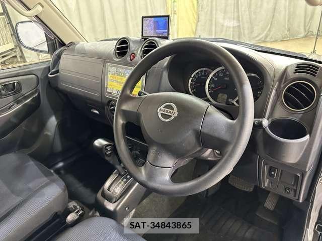 Nissan KICKS 2011-08 8336399-8
