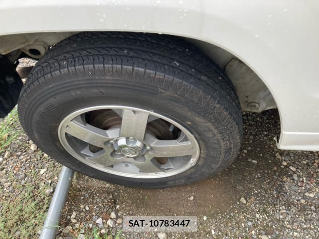 Nissan KICKS 2010-09 8413068-11