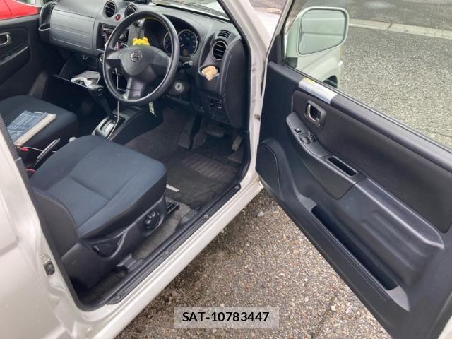 Nissan KICKS 2010-09 8413068-14