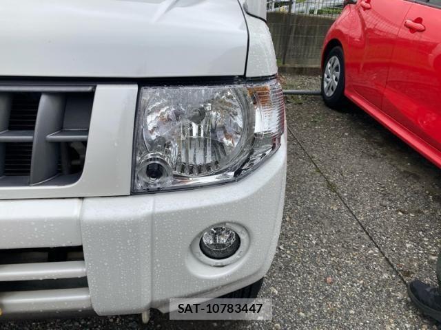 Nissan KICKS 2010-09 8413068-1