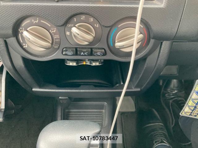 Nissan KICKS 2010-09 8413068-26