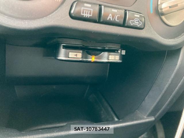 Nissan KICKS 2010-09 8413068-27