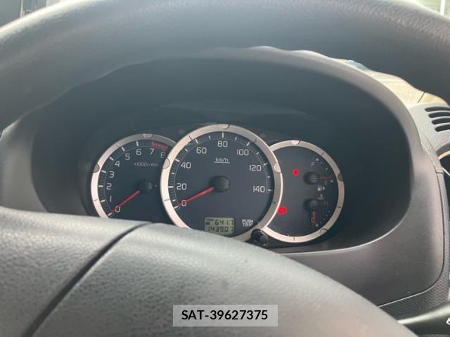 Nissan KICKS 2008-11 8627332-15