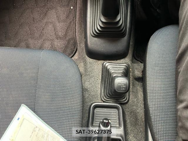 Nissan KICKS 2008-11 8627332-18