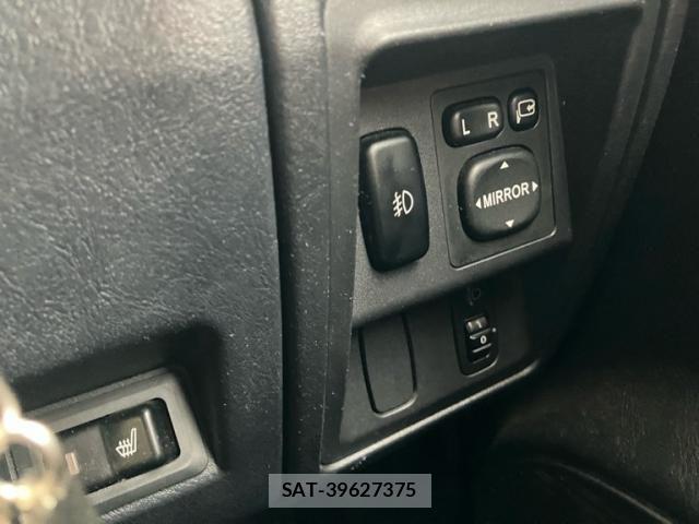 Nissan KICKS 2008-11 8627332-19