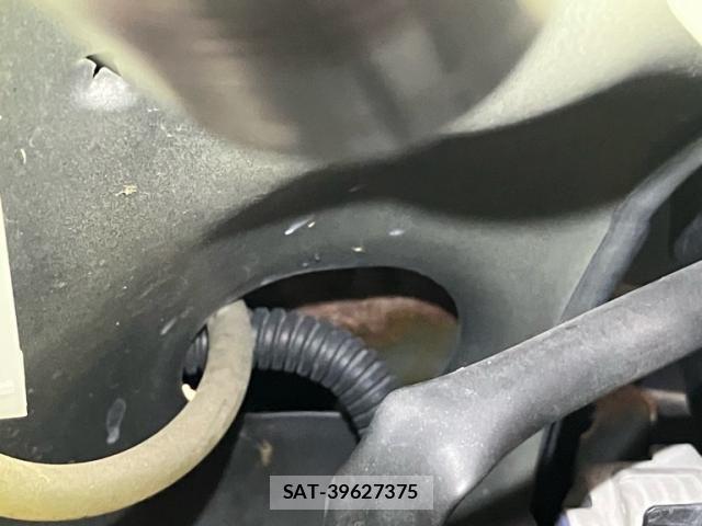 Nissan KICKS 2008-11 8627332-22