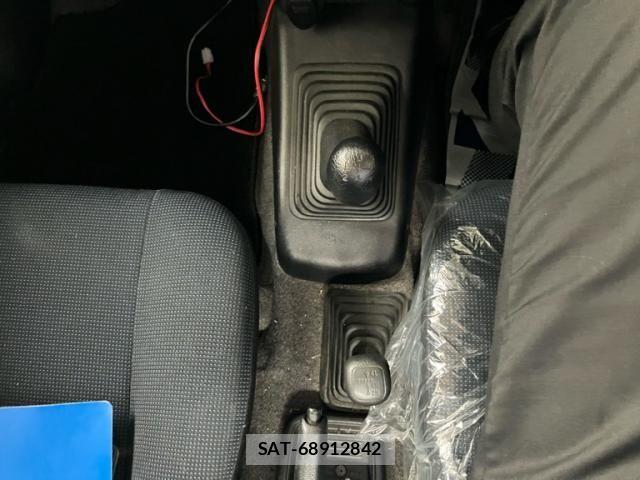 Nissan KICKS 2009-08 8659728-19