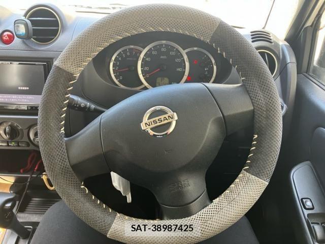 Nissan KICKS 2011-11 8666337-15