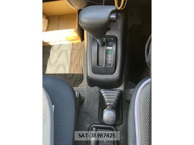 Nissan KICKS 2011-11 8666337-17