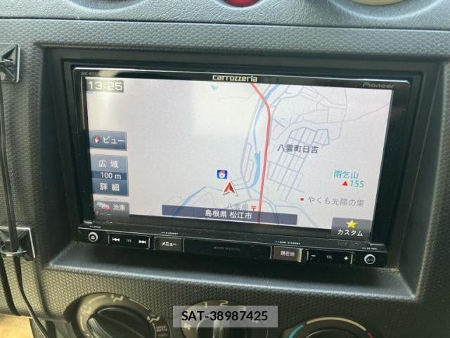 Nissan KICKS 2011-11 8666337-20