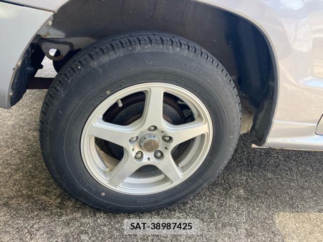 Nissan KICKS 2011-11 8666337-7