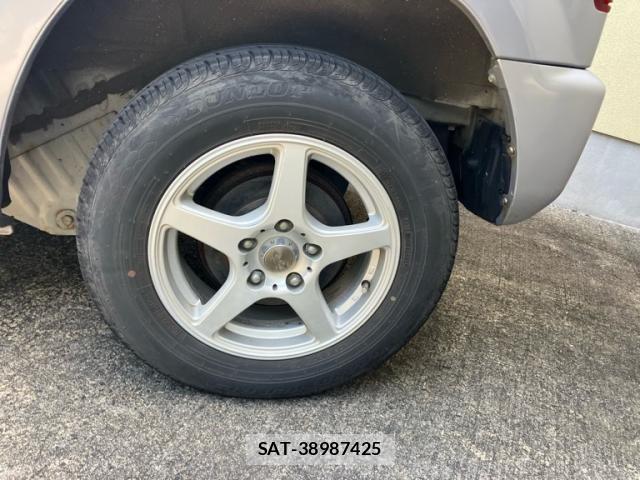 Nissan KICKS 2011-11 8666337-8