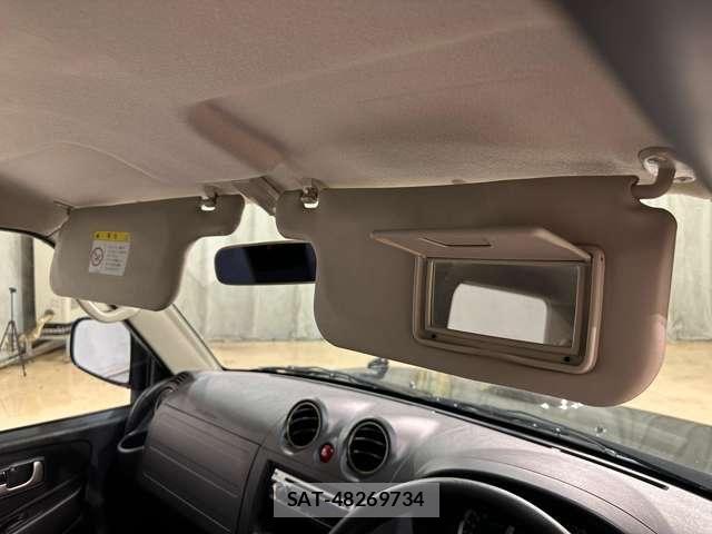 Nissan KICKS 2009-08 8849483-18