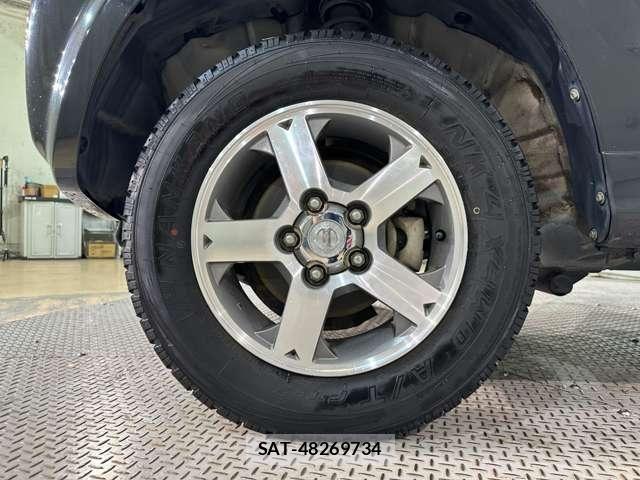 Nissan KICKS 2009-08 8849483-29