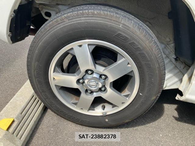 Nissan KICKS 2011-10 8849482-9
