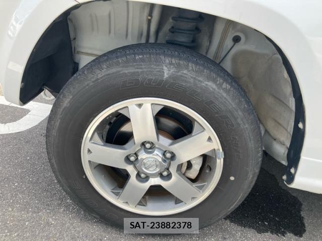 Nissan KICKS 2011-10 8849482-11