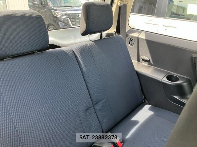 Nissan KICKS 2011-10 8849482-4