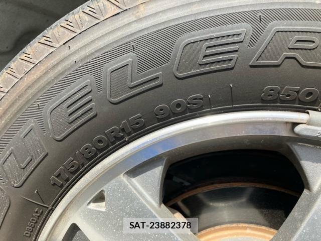 Nissan KICKS 2011-10 8849482-8