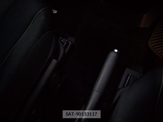 Nissan LAFESTA 2013-09 2667929-19