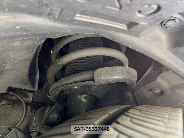 Nissan LAFESTA 2012-02 6683830-19