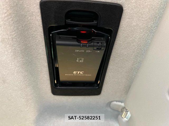 Nissan LAFESTA 2017-01 6815533-5