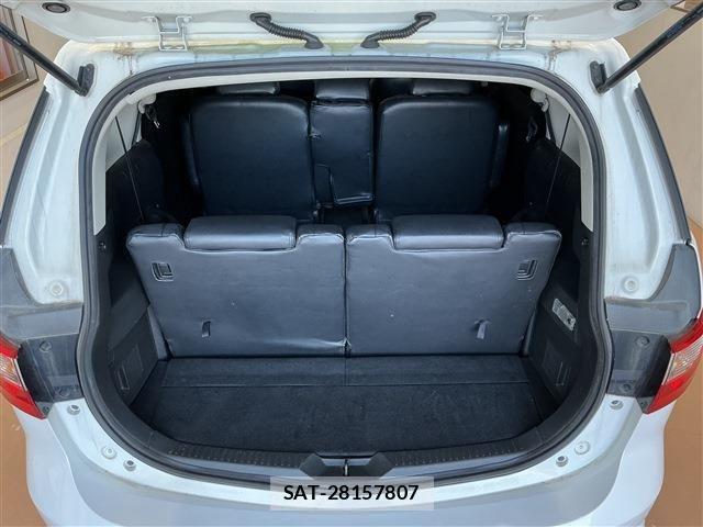 Nissan LAFESTA 2011-06 6907182-24