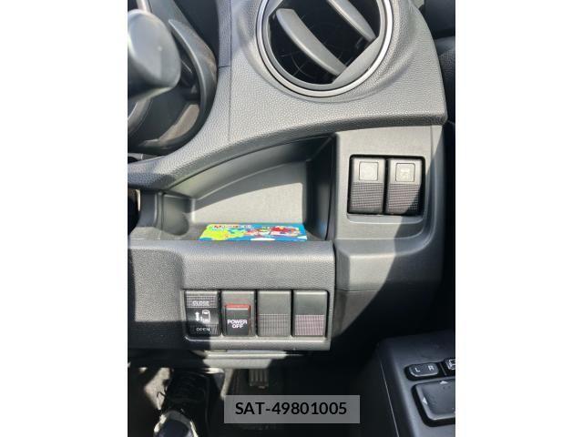 Nissan LAFESTA 2013-09 6907377-16