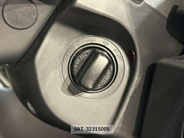 Nissan LAFESTA 2012-01 7272147-11