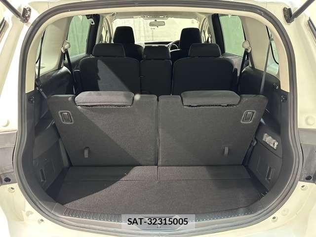 Nissan LAFESTA 2012-01 7272147-24