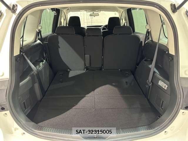 Nissan LAFESTA 2012-01 7272147-26