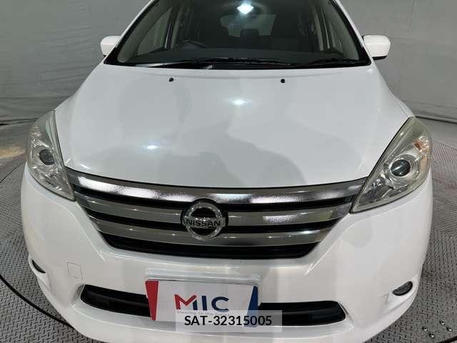 Nissan LAFESTA 2012-01 7272147-27
