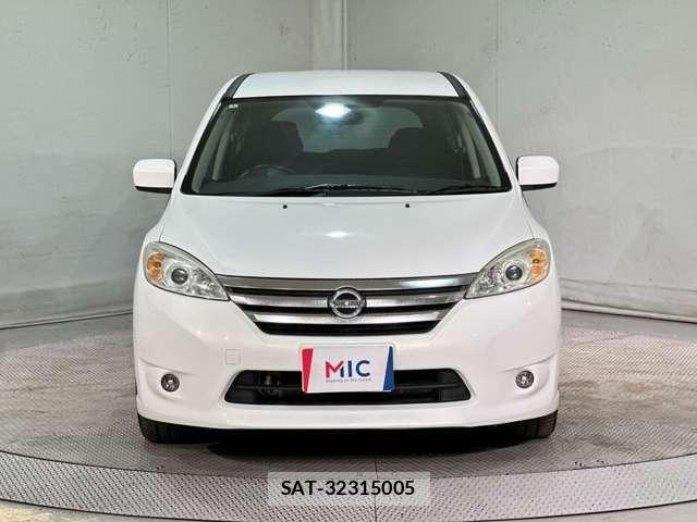 Nissan LAFESTA 2012-01 7272147-2