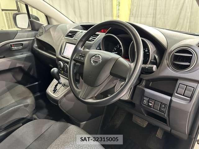 Nissan LAFESTA 2012-01 7272147-8