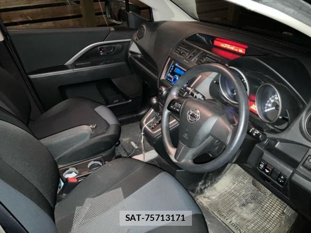 Nissan LAFESTA 2015-06 7392537-13
