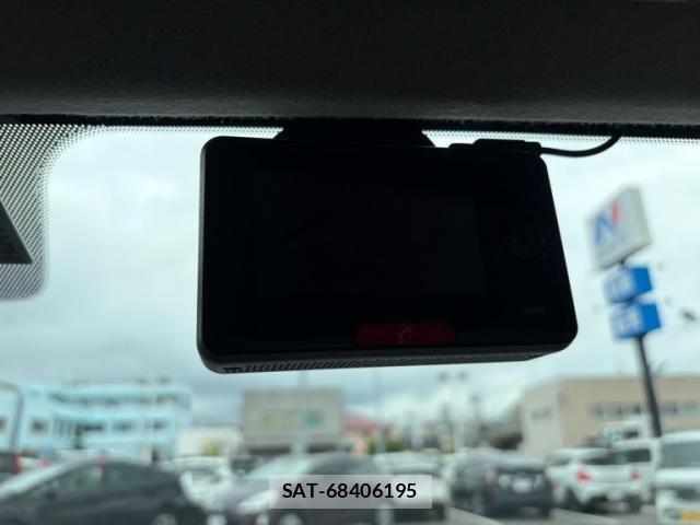 Nissan LAFESTA 2013-03 7617402-17