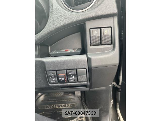 Nissan LAFESTA 2011-10 7617406-11