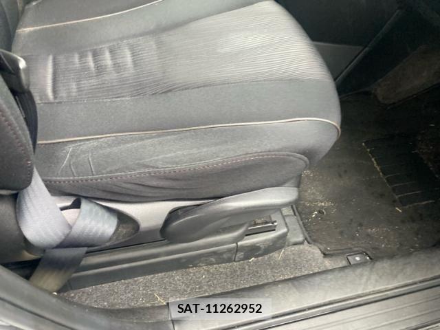 Nissan LAFESTA 2011-06 7617404-14