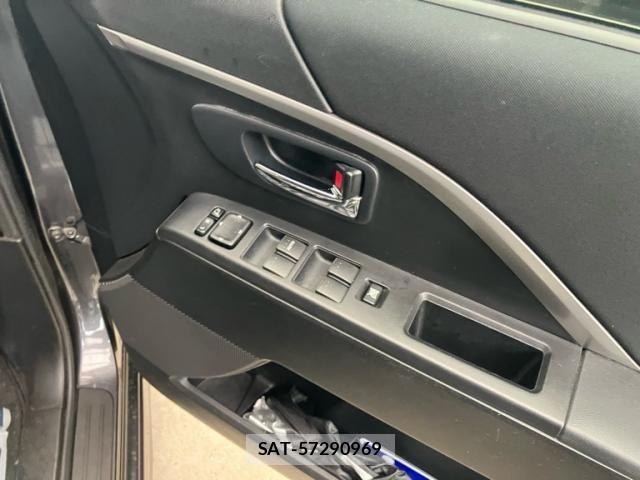 Nissan LAFESTA 2014-01 7724693-17