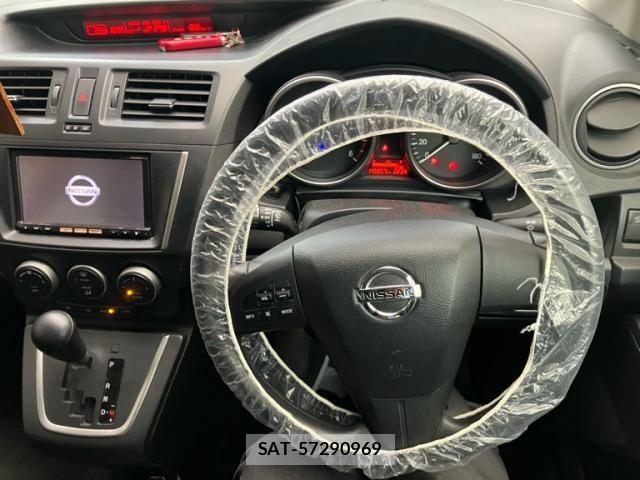 Nissan LAFESTA 2014-01 7724693-19
