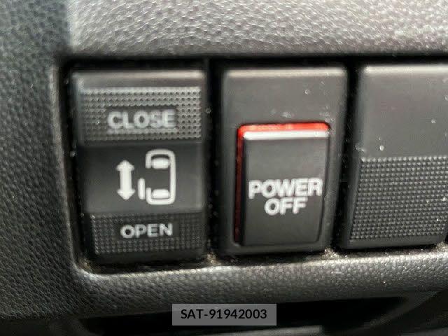 Nissan LAFESTA 2012-06 7724690-11