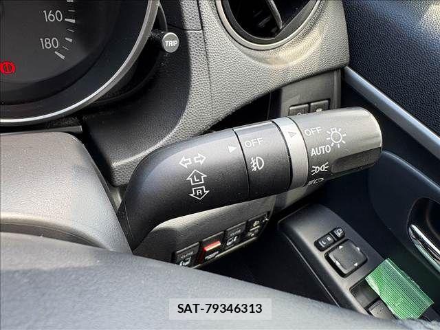 Nissan LAFESTA 2011-08 7786115-17