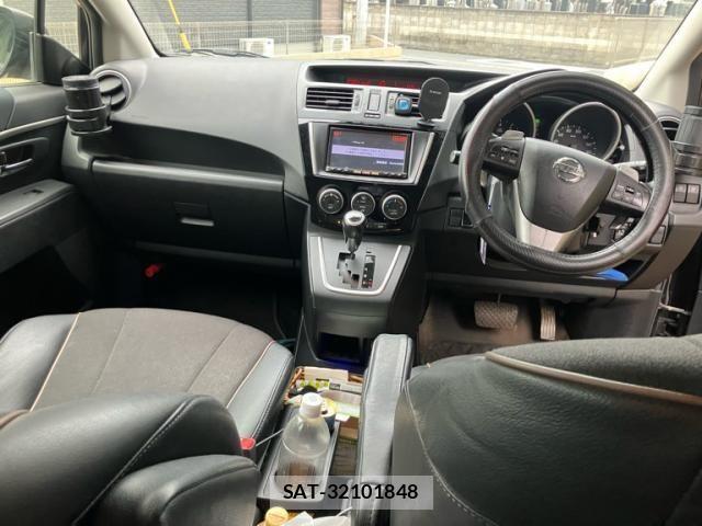 Nissan LAFESTA 2013-12 7786107-18