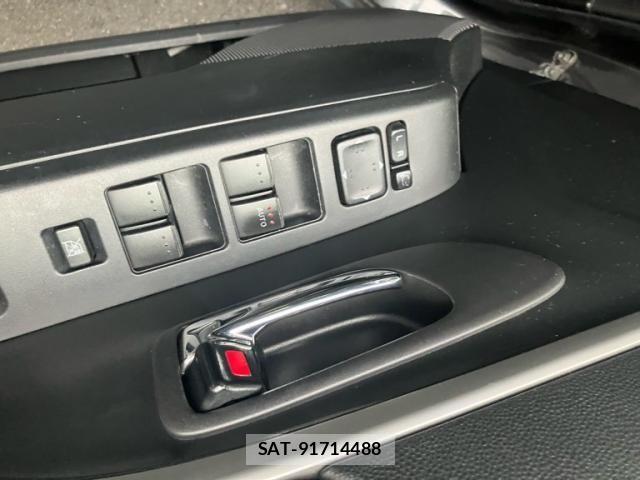 Nissan LAFESTA 2011-12 7786103-13