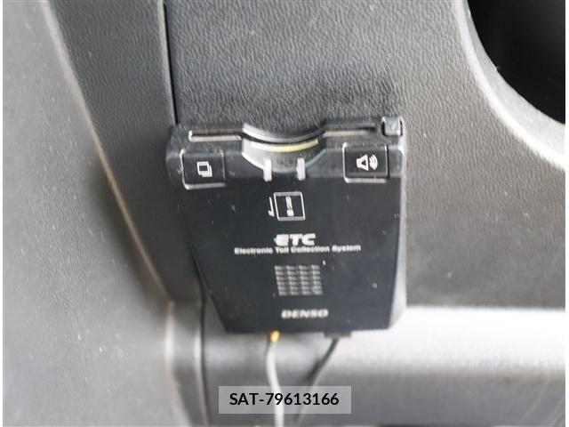 Nissan LAFESTA 2013-01 7786116-9