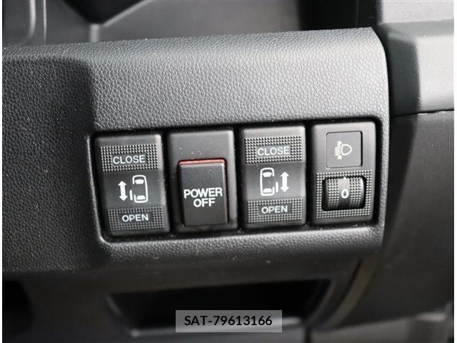 Nissan LAFESTA 2013-01 7786116-12