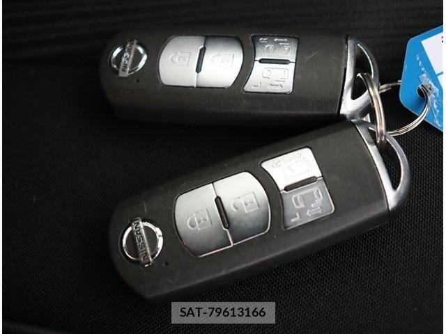 Nissan LAFESTA 2013-01 7786116-14