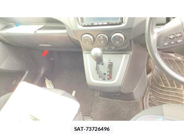 Nissan LAFESTA 2012-01 7979642-4